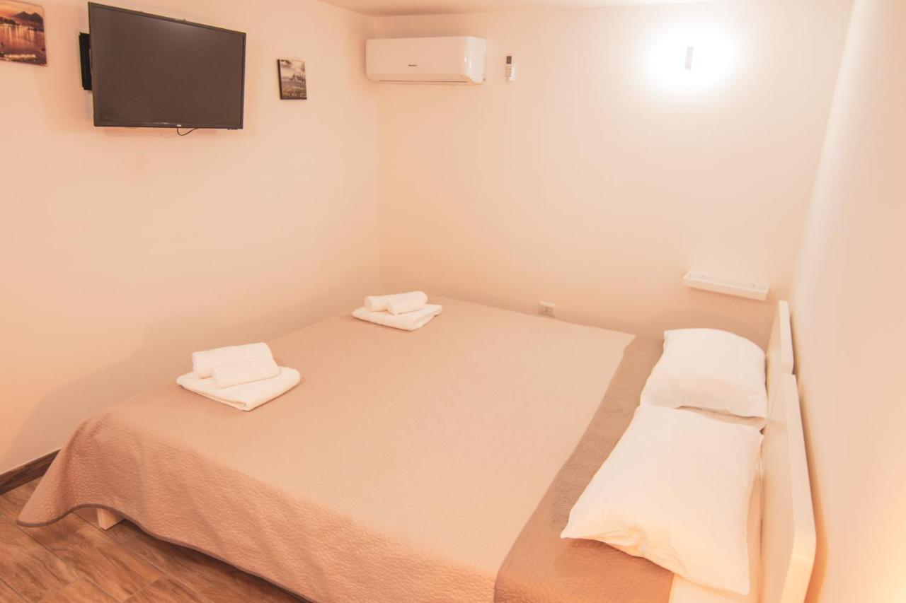 Casa Masaniello - Affittacamere Guesthouse In Historical Center Toledo Station Naples Extérieur photo